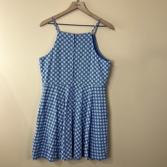 NWT embroidered dress - Picture 9 of 9